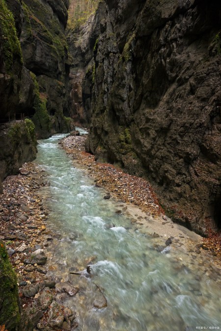 探寻神秘之地——班河大峡谷