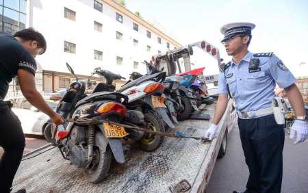 摩托车迎来“整顿”?13年报废制度或要叫停,驾驶证也要随之改变(图3) 摩托车迎来“整顿”?13年报废制度或要叫停,驾驶证也要随之改变(图3)