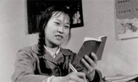 她18岁革命,55岁成我国首位女省委书记,58岁进入统战部,今91岁(图2) 她18岁革命,55岁成我国首位女省委书记,58岁进入统战部,今91岁(图2)