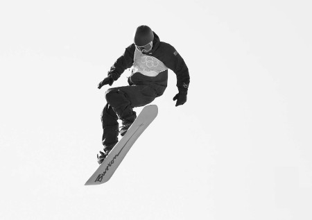 中国单板滑雪在冬奥实现金牌“零的突破”：内部竞争 外部突围