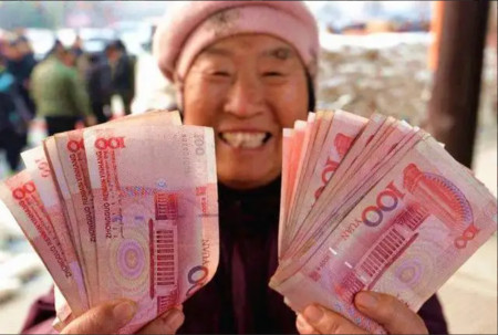 农村养老成难题？60岁以上的农民每人每月统一发1500元，可行么？