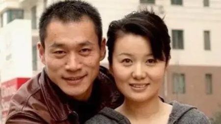 他拍戏时与潘金莲因戏生情,回家看到抽屉中的书信便没有离婚念头(图8) 他拍戏时与潘金莲因戏生情,回家看到抽屉中的书信便没有离婚念头(图8)