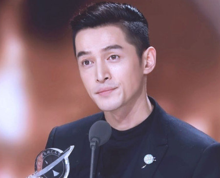 主持人问胡歌:你如今是否有想过好好找一个和你过生活的人(图1) 主持人问胡歌:你如今是否有想过好好找一个和你过生活的人(图1)