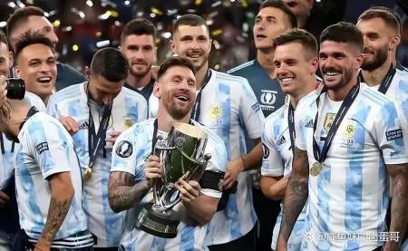 梅西阿根廷客场 阿根廷昨晚的比赛 今天阿根廷比赛 巴西和阿根廷一号比赛结果 开胃菜！今晚23点30，阿根廷VS阿联酋，梅西小试牛刀，球迷有福了