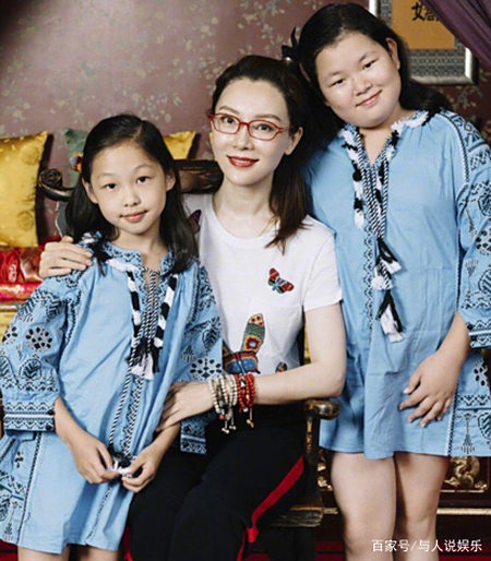 陈数干女儿晒合照,与陈数亲密贴脸,互动玩美颜特效 实用小技巧 第3张 陈数干女儿晒合照,与陈数亲密贴脸,互动玩美颜特效 实用小技巧 第3张