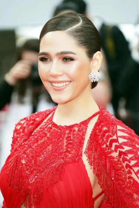 泰国混血女神araya ,把礼服穿出国际范,人称"香波"女神