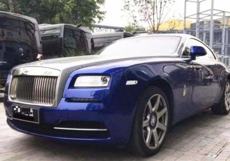 五菱宏光撞豪车,劳斯莱斯车主看到车头三个字,不敢索赔了(图5) 五菱宏光撞豪车,劳斯莱斯车主看到车头三个字,不敢索赔了(图5)