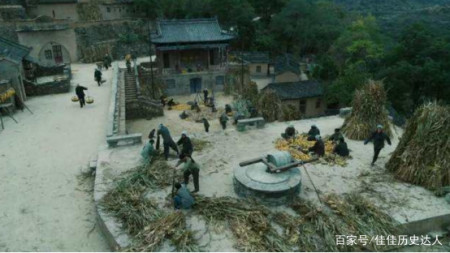 三峡“钉子户”张秉爱:全村搬迁只有她不搬,18年后结局令人唏嘘(图4) 三峡“钉子户”张秉爱:全村搬迁只有她不搬,18年后结局令人唏嘘(图4)