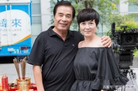 雷洪|同时拥有6个老婆，如今72岁再娶娇妻，他的人生堪比“韦小宝”