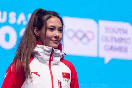 2金！中国17岁美女爆发！击败两奥运冠军，创4大纪录：历史第一人