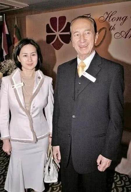 何超琼(图6) 何超琼(图6)