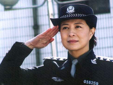 英雄任长霞40岁不幸去世 当年儿子才17岁 如今生活得怎样 英雄任长霞40岁不幸去世 当年儿子才17岁 如今生活得怎样