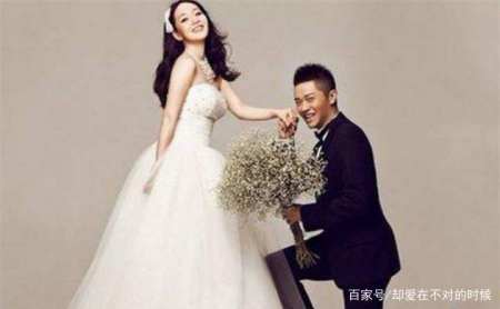为什么凤凰传奇两人那么多年相安无事?看看曾毅的老婆大家就知道(图3) 为什么凤凰传奇两人那么多年相安无事?看看曾毅的老婆大家就知道(图3)