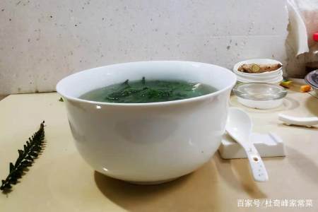 春天的味道 白花菜瘦肉汤 吃过回甘 清热去火 汤好喝肉好吃