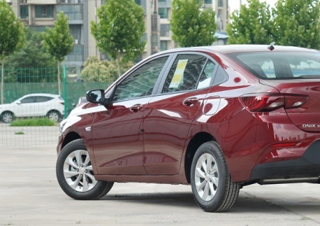 中国特供合资车,诞生至今无骂声,油耗低至6L,不到5万即可入手(图2) 中国特供合资车,诞生至今无骂声,油耗低至6L,不到5万即可入手(图2)