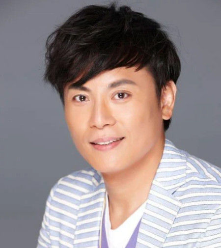 台湾男星陈霆直播引热议,自曝13岁女儿遭霸凌,自责将她教得太乖