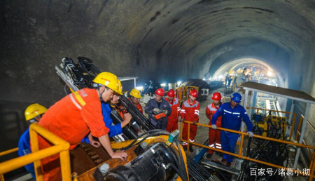 中国凿出607公里隧道，一年调走243个西湖，建成后惠及1千万人(图3)
