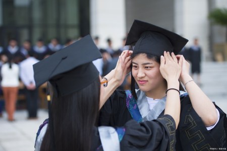 毕业生登记表的自我鉴定怎么填写？（专升本自我鉴定及毕业申请怎么写）