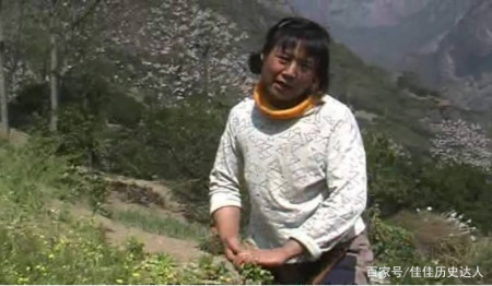 三峡“钉子户”张秉爱:全村搬迁只有她不搬,18年后结局令人唏嘘(图3) 三峡“钉子户”张秉爱:全村搬迁只有她不搬,18年后结局令人唏嘘(图3)