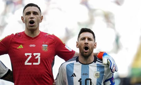阿根廷进球了 美洲杯:梅西破门 阿根廷1-1智利 阿根廷门将失误那球 梅西破门阿根廷 开门黑！阿根廷1-2输球，沙特给亚洲队争光，梅西进点球难掩落寞
