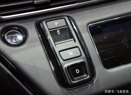 又一高颜值MPV，车长5米油耗6L，新增电动式尾门，别克GL8不香了(图5)