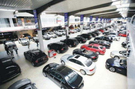 二手车市场遇冷,奥迪A6L运损车,20万一辆却没人要(图1) 二手车市场遇冷,奥迪A6L运损车,20万一辆却没人要(图1)