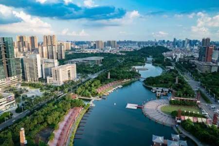 这一城GDP已超全球90%国家,今年超越韩国也“不在话下”?它是谁(图3) 这一城GDP已超全球90%国家,今年超越韩国也“不在话下”?它是谁(图3)