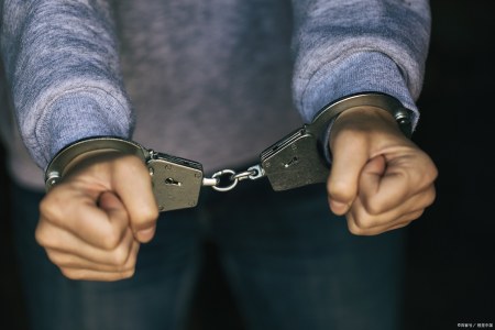 吸毒致幻持刀杀害无辜群众,致三人死伤!韦颖已被执行死刑!