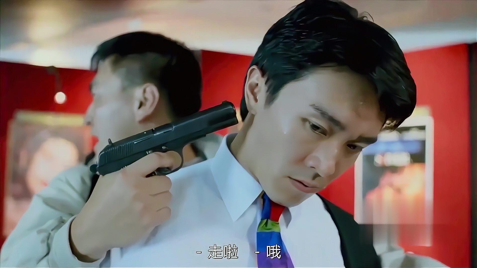 国产凌凌漆:劫匪坐电梯逃生,不料刚一转头,周星驰立马教他做人