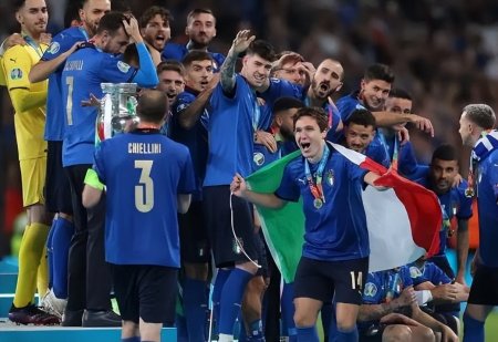 意大利再次无缘世界杯，锋线无人可用成主因，未来一人可挑大梁