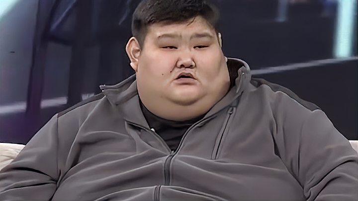 男子体重430斤,身体负担太重了,连站立都困难丨大王小王
