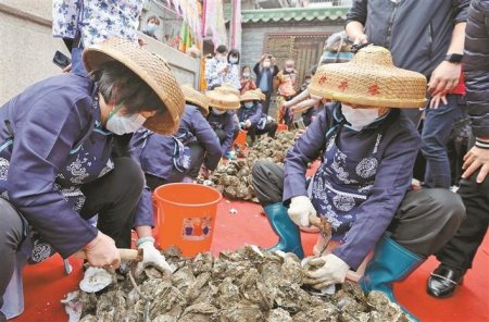 深圳特區報記者劉鋼攝深圳特區報訊(記者李吉瑩通訊員黃小婷)12月24日