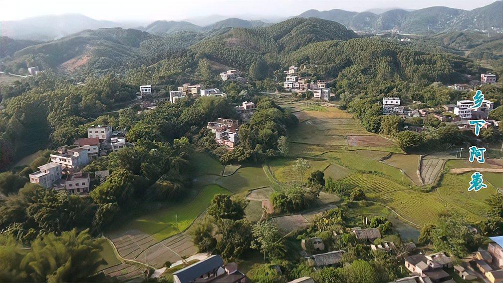 航拍廣西欽北區小董鎮板董村,這裡聚山環水真是不一般