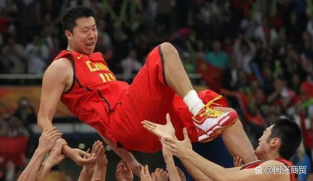 恭喜中国男篮，45岁王治郅收获全新职务，薪水感人，姚明立大功