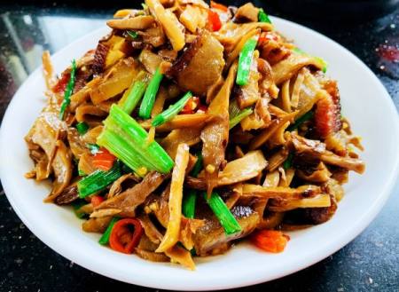 烟笋炒腊肉下饭界大哥大!看一眼就被馋哭!