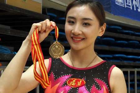 中国最美奥运冠军，18岁进国家队19岁夺冠，今31岁当妈依旧美