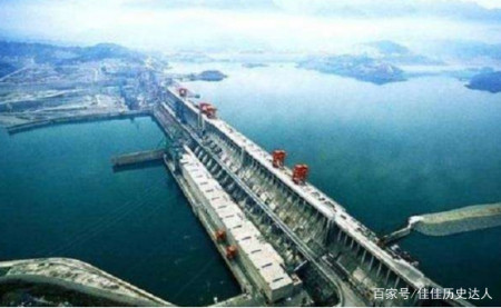 三峡“钉子户”张秉爱:全村搬迁只有她不搬,18年后结局令人唏嘘(图11) 三峡“钉子户”张秉爱:全村搬迁只有她不搬,18年后结局令人唏嘘(图11)