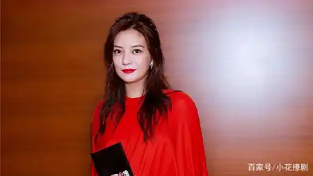 韩红|韩红终于不再沉默,公开承认与赵薇的关系,网友直呼:意想不到