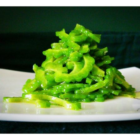 凉拌苦瓜这样做,清脆爽口消暑去火,一点也不苦