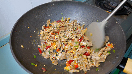香辣鸡胗的家常做法，吃这道菜总是担心米饭不够吃，太下饭了-香辣鸡的做法家常做法大全窍门