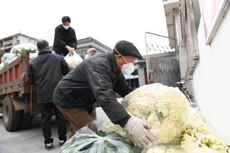 襄城区：尹集古城两地牵手 爱心蔬菜助力抗疫  第2张