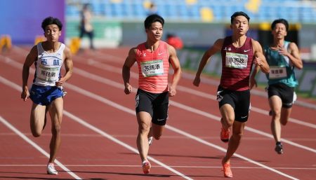 全運會迎來田徑首個比賽日，蘇炳添首秀成焦點（蘇炳添9秒83前60米）