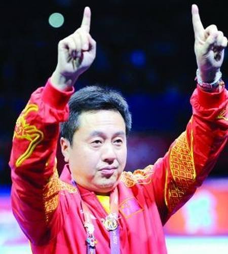 他自称是国乒最帅主教练，多次率队大赛夺冠，却因两人备受质疑