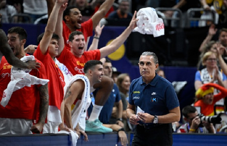 西班牙球队的主帅 西班牙篮球国家队主教练 西班牙国奥主帅 西班牙男篮主帅 西班牙篮协主席：斯卡里奥罗是最佳主帅