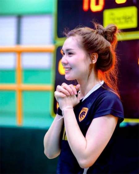 泰国排球最美女神，因流汗侧颜照迅速走红，如今20岁仍单身！
