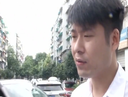 17000买的华为折叠手机,一个月就修了三次,买家:质量太差了!(图2) 17000买的华为折叠手机,一个月就修了三次,买家:质量太差了!(图2)