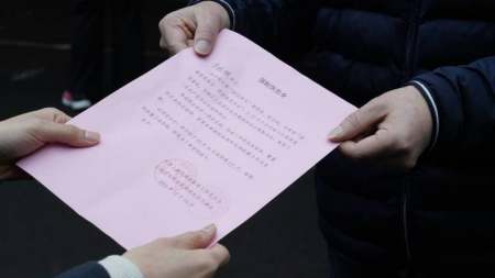 “必须休息一天！”今晚，演员黄晓明在微博上，向“杭州黄晓明”喊话(图2)