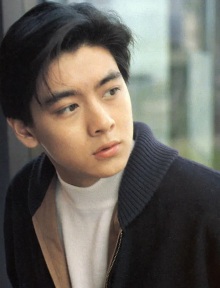 林志颖晒与大儿子Kimi合影,当年的小萌娃,身高与父亲已相差无几(图1) 林志颖晒与大儿子Kimi合影,当年的小萌娃,身高与父亲已相差无几(图1)