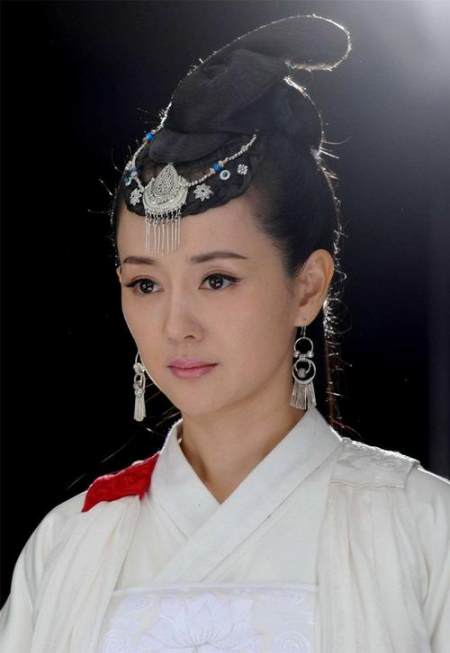 她曾刚出道就被陈宝国看中，成名后嫁给大15岁演员，如今怎么样了