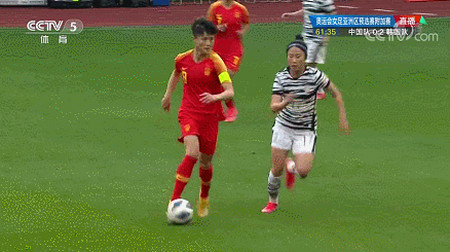 今天3个镜头看出：日本裁判对中国女足到底有多“公平”